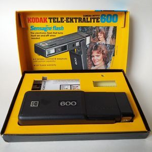 VINTAGE 1980 Kodak Tele-Ektralite 600 Camera Original Box Strap Flash Photo Lens
